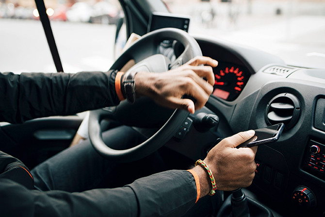 AutoReflex : Exp&eacute;rience et Excellence en Conduite Professionnelle